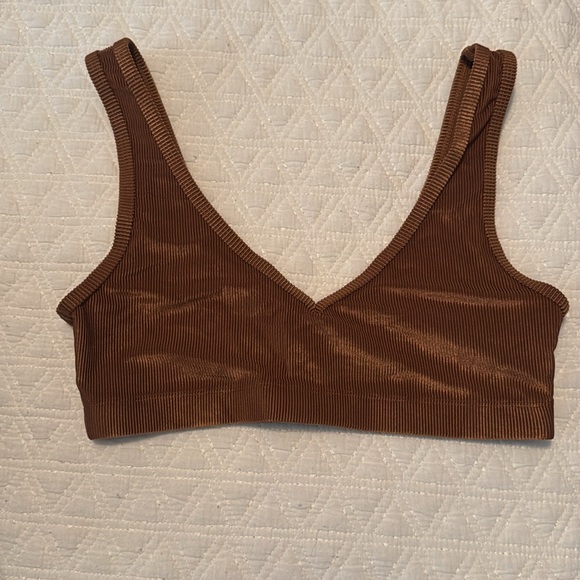 WeWoreWhat V-Neck Ribbed Sports Bra Brown  - Size Small - Picture 3 of 5